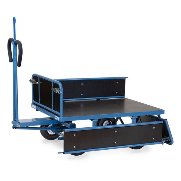 Fetra Industrie-Handwagen mit klappbaren Seitenwänden, blauer Stahlrahmen, dunkle Holzplattform, vier Räder und Deichsel mit Handgriff.