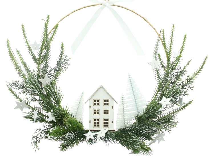 Weihnachtlicher Türkranz mit Haus und Sternen