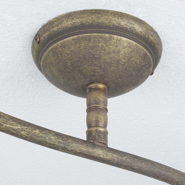 Detailaufnahme einer Deckenleuchte aus Metall