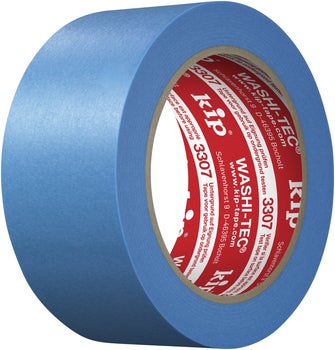 Eine Rolle Kip Washi Tec Abklebeband 3307 für präzise Malerarbeiten an verschiedenen Untergründen.