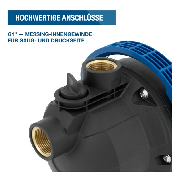 Detailansicht einer Gartenpumpe mit zwei 1 Zoll Messing-Innengewinden für die Saug- und Druckseite.
