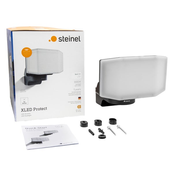 Steinel XLED Protect LED Strahler mit Montagezubehör und Verpackung