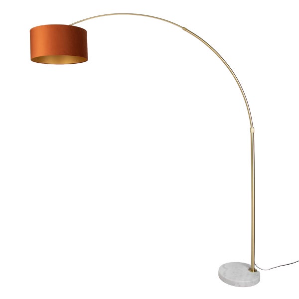 Moderne Bogenlampe mit Stoffschirm und Marmorfuß für ein wohnliches Ambiente.