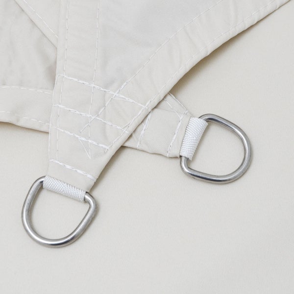 Detailansicht eines Sonnensegels mit D-Ring zur Befestigung