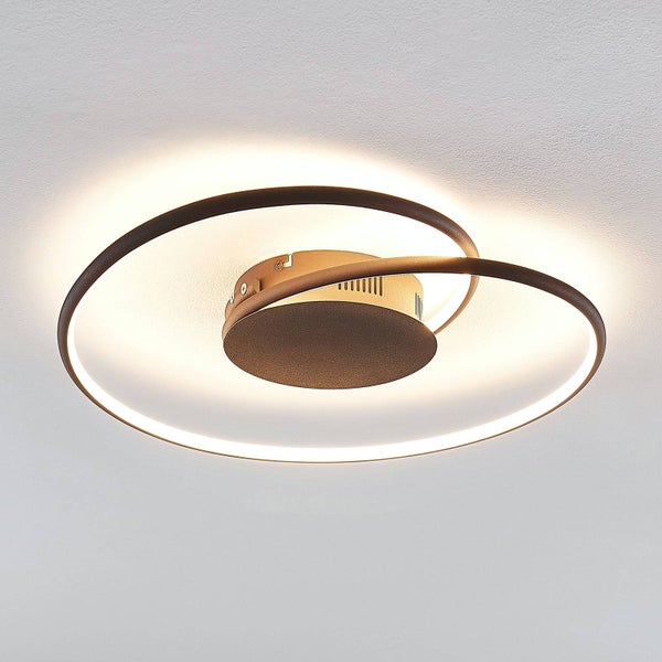 Moderne LED-Deckenleuchte in Spiralform mit integriertem Leuchtmittel.