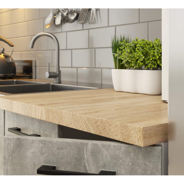 Küchenarbeitsplatte mit Spüle und Armatur