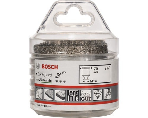 Zwei Absperrpfosten mit Ketten und Sockel