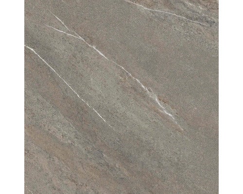 Bodenfliese in Natursteinoptik mit grauer strukturierter Oberfläche und hellen diagonalen Adern.