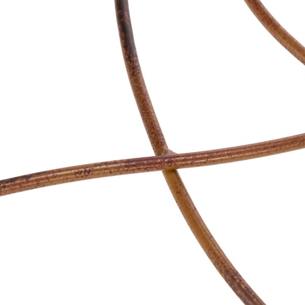 Nahaufnahme von sich kreuzenden Metallstreben