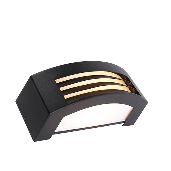 Moderne bogenförmige Außenwandleuchte in Schwarz mit horizontalen Lichtschlitzen und weißem Diffusor.