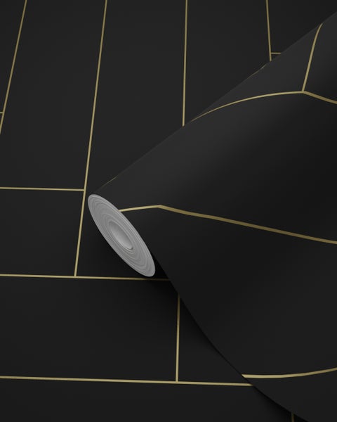 Tapetenrolle mit geometrischem Muster auf schwarzem Grund