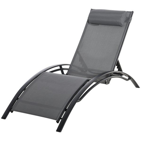 Gartenliege mit Kopfkissen und den Maßen 171 cm Länge, 64 cm Breite und 82 cm Höhe.