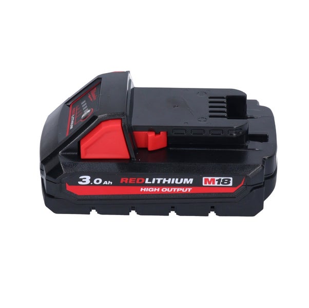 Milwaukee M18 Redlithium High Output Akku mit 3,0 Amperestunden aus Kunststoff in den Farben Schwarz und Rot.