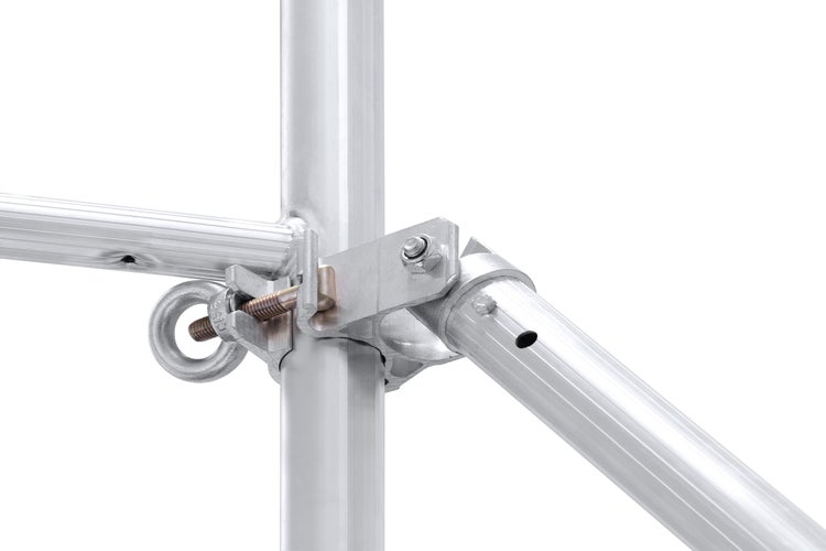 Detailaufnahme eines Gerüstknotens mit Schrauben und Öse.