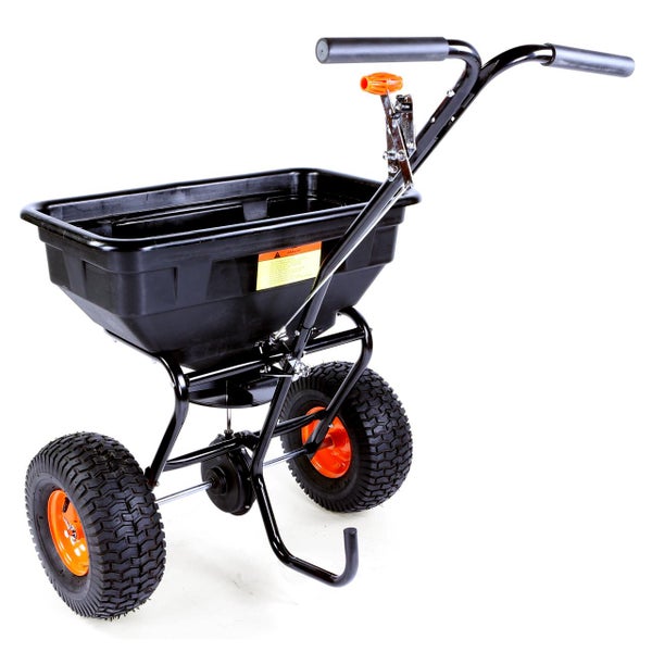 Streuwagen mit schwarzem Behälter und zwei Rädern