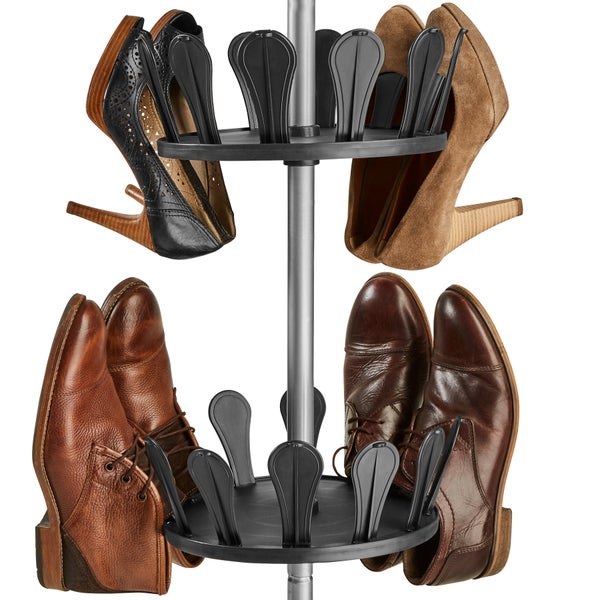 Schuhkarussell mit verschiedenen Schuhpaaren