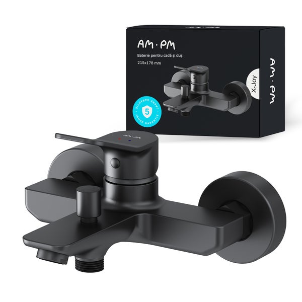 Schwarze Badewannenarmatur mit Verpackung und fünf Jahren Garantie