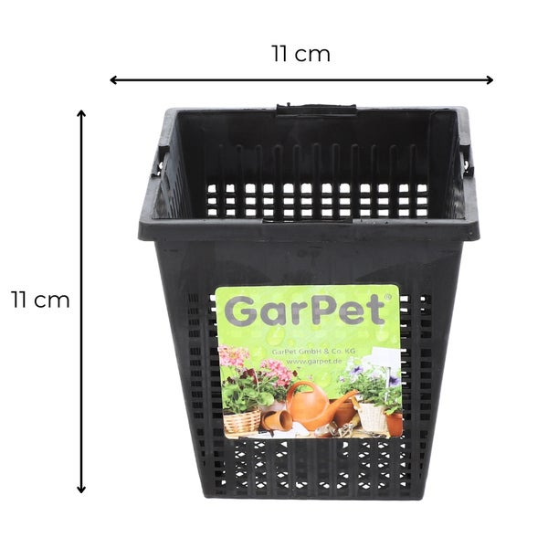 Schwarzer Pflanzkorb mit den Maßen 11 x 11 Zentimeter.
