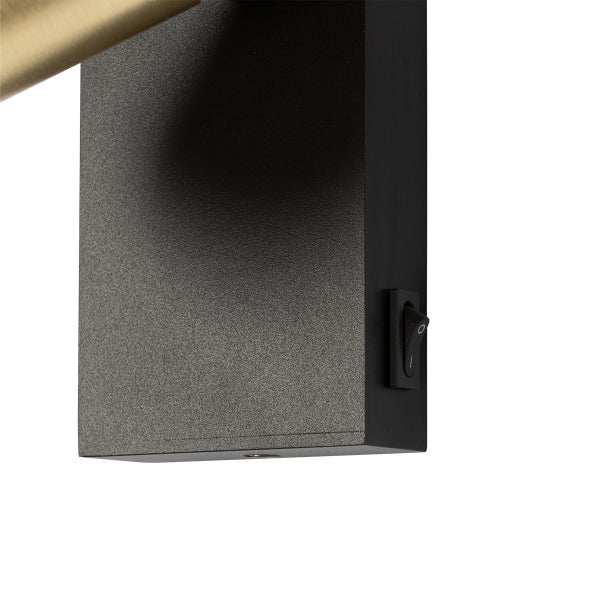 Detailaufnahme einer Wandleuchte mit Schalter