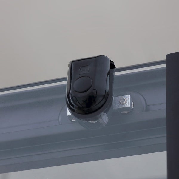 Detailansicht eines Duschkabinen-Schiebetürmechanismus mit Rollen