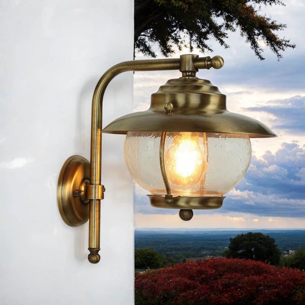 Antike Messing Wandleuchte mit kugelförmigem Lampenschirm für den Außenbereich