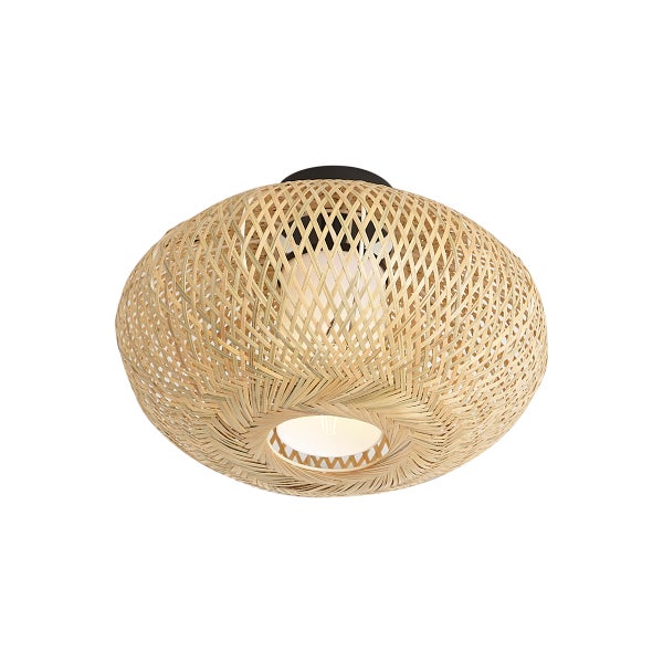 Runde Deckenleuchte aus geflochtenem Rattan mit zentralem Leuchtmittel für ein warmes Licht.