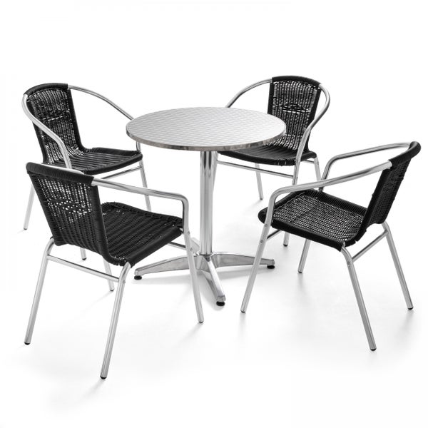 Bistro-Set bestehend aus einem runden Metalltisch und vier Stühlen mit Aluminiumgestell und schwarzem Kunststoffgeflecht.