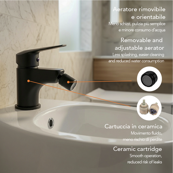 Schwarze Bidetarmatur mit verstellbarem Strahlregler und Keramikkartusche für präzise Wassersteuerung an einem weißen Bidet.