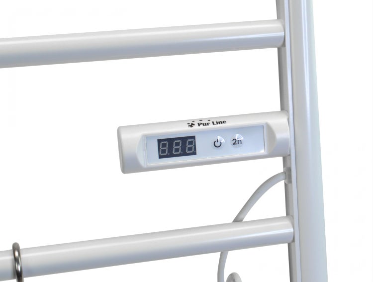 Detailansicht eines Handtuchwärmers mit digitaler Anzeige und Bedienelementen.