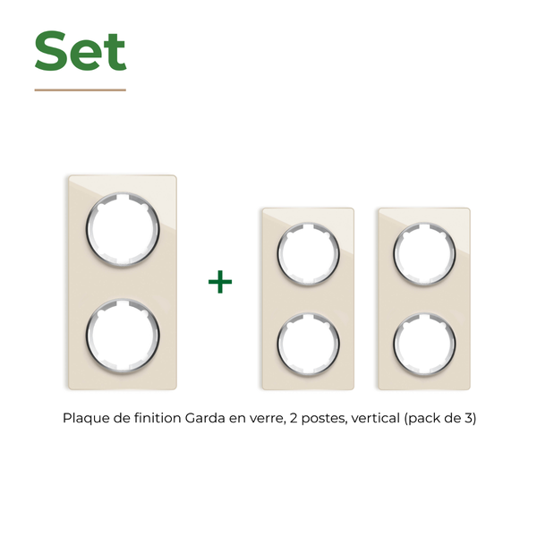 Set aus drei vertikalen 2-fach Abdeckrahmen Garda aus Glas für Schalter und Steckdosen