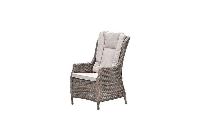 Garten-Hochlehner aus Polyrattan-Geflecht mit Sitz- und Rückenkissen.
