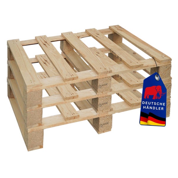 Stapel aus drei Holzpaletten aus Holzlatten und Pressholzklötzen mit Kennzeichnung für deutsche Händler.