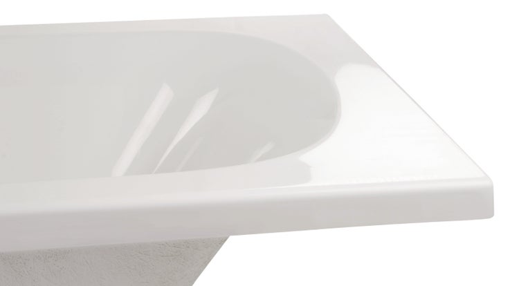 Detailansicht des Wannenrandes einer rechteckigen Acrylbadewanne mit strukturierter Unterseite