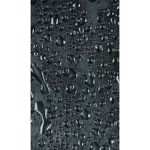 Nahaufnahme von Wassertropfen auf einer Oberfläche