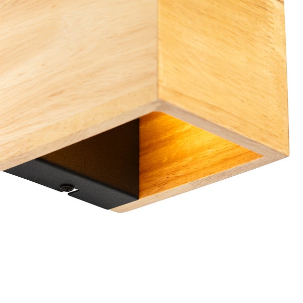 Wandleuchte aus Holz in quadratischer Form mit innenliegender Beleuchtung
