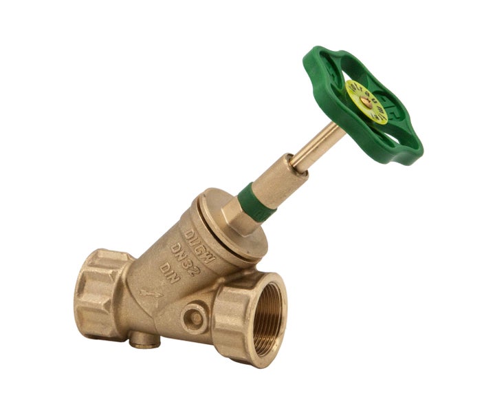 Schrägsitzventil aus Messing mit grünem Handrad, Nennweite DN32, DVGW-geprüft.