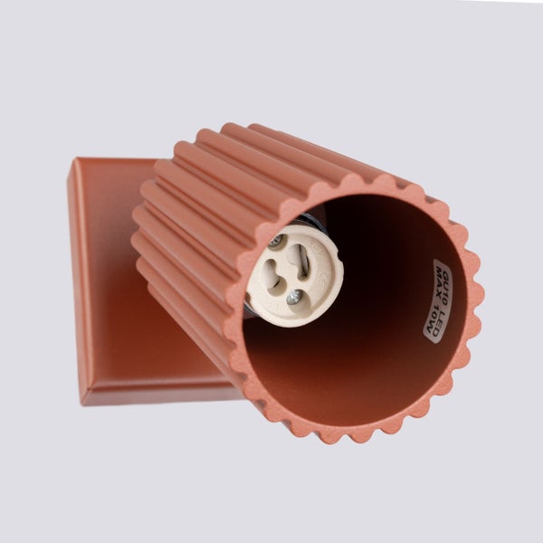 Einzelne Wandleuchte mit GU10 Fassung für maximal 10 Watt LED Lampen