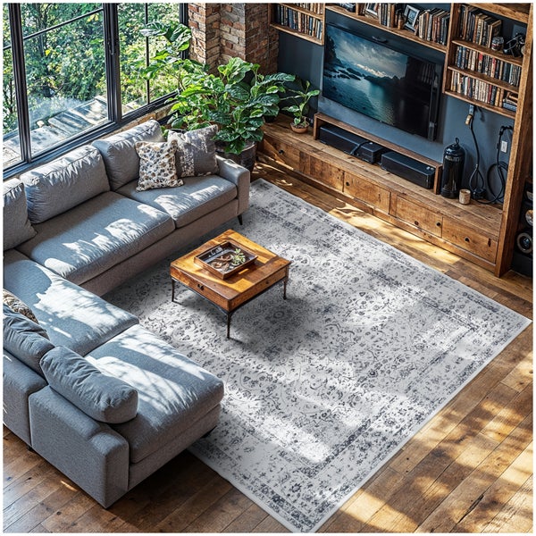 Wohnzimmer mit Ecksofa, Holztisch und gemustertem Teppich