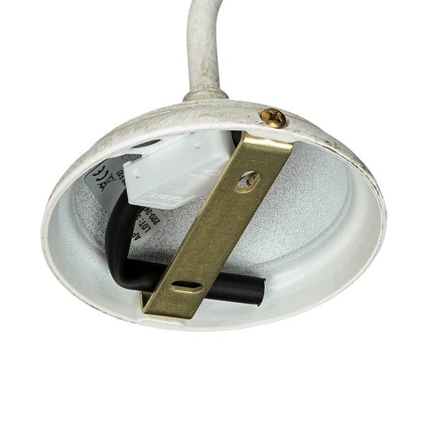 Deckenleuchte Innendetail mit Fassung, Halterung und Verkabelung