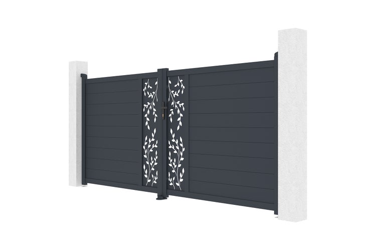 Zweiflügeliges Einfahrtstor aus Aluminium mit dekorativem Blattmotiv zwischen zwei Pfosten.