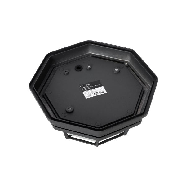 Rückseite einer hexagonalen Deckenleuchte für den Außenbereich mit Montageöffnungen und technischem Etikett.