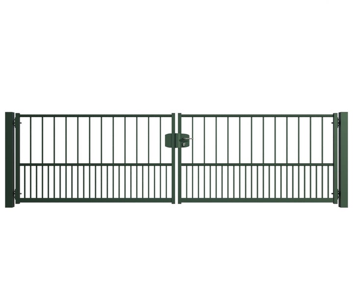 Doppeltor aus Metall mit Schloss