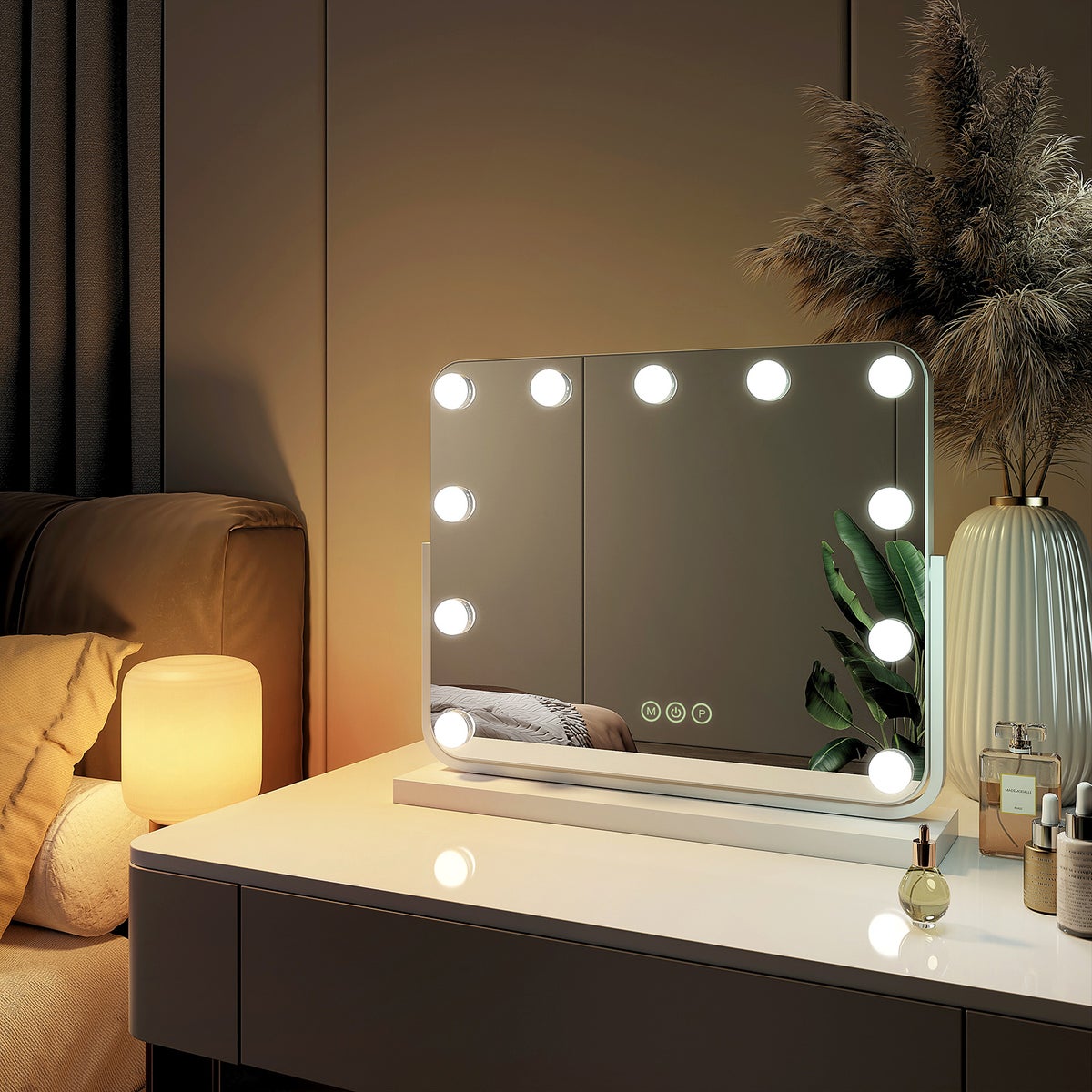 EMKE Kosmetikspiegel Hollywood Spiegel mit Beleuchtung 360 ° Drehbar Tischspiegel 3 Farbe Licht,11 Dimmbaren LED-Leuchtmitteln,Speicherfunktion,7 x Vergrößerungsspiegel,Weiß,50 x 42 cm