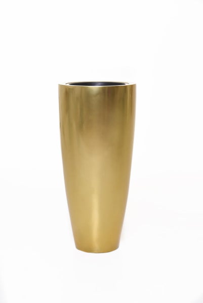 Hoher, konischer Pflanzkübel mit goldener, glänzender Oberfläche.