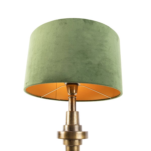 Tischleuchte mit grünem Samtschirm und antikgoldenem Metallfuß