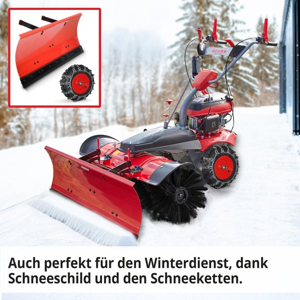 Kehrmaschine mit Schneeschild und Schneeketten