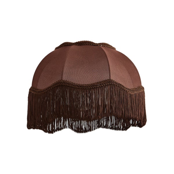 Brauner Textilschirm für Lampen mit dekorativer Borte und langen Fransen.