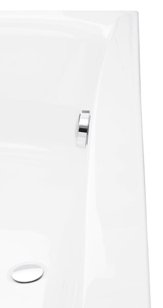 Detailansicht einer Badewanne mit verchromtem Überlauf und Ablaufventil.