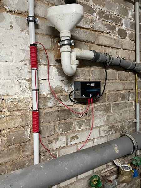 Entkalkungssystem Impuls Home 25. Umweltfreundlicher Impuls-Entkalker bis 1” oder 25 mm Rohrdurchmesser und max. Durchfluss von 1,2 m³/h.