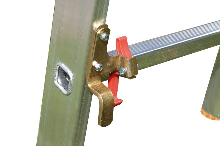 Detailansicht einer Aluminiumleiter mit roter Verriegelung